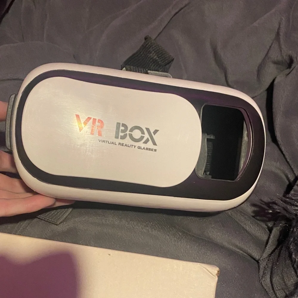 VR BOX Virtual Reality Headset - Black and White